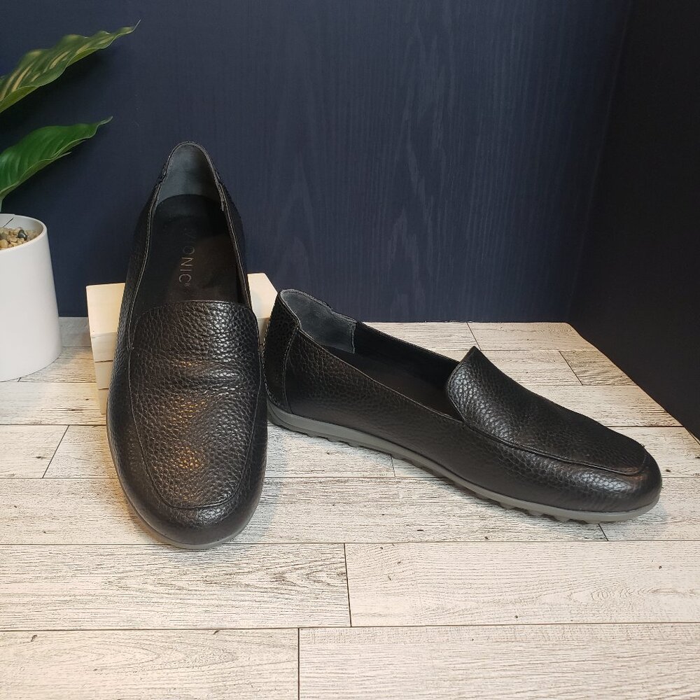 NIB Vionic Black Elora Leather Women's Slip-on Shoes 6 M